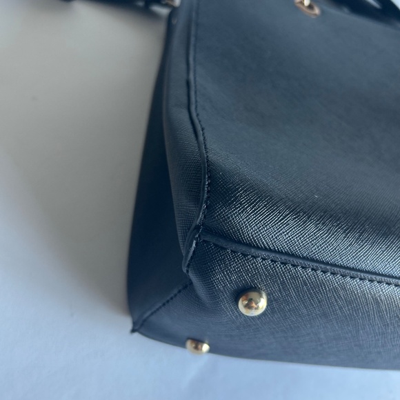 Carvela Black Crossgrain Leather Tote - Picture 9 of 14